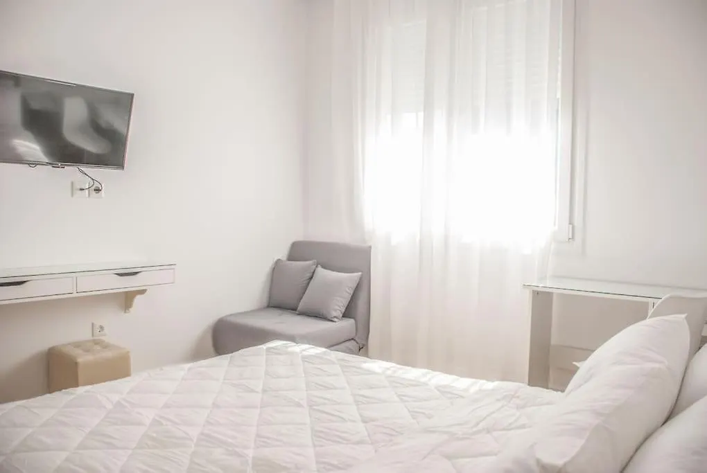 Eclectic Design Studio #01 In Aristotelous contacts